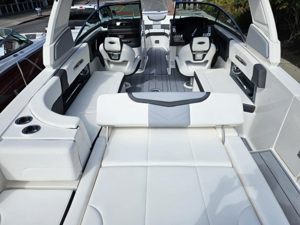 New 2025  powered  Boat for sale